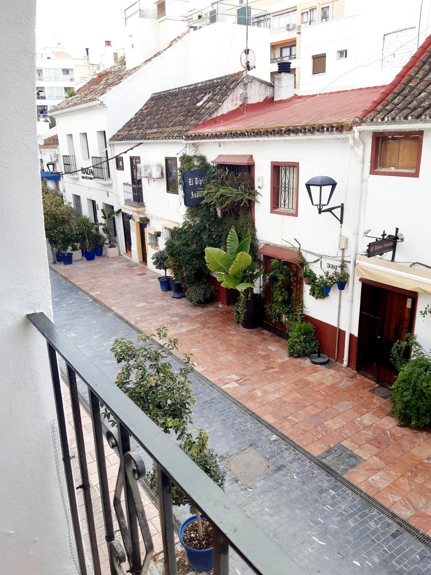 Impressive Apartment With 3 Bedrooms Metres From The Beach Εστεπόνα Εξωτερικό φωτογραφία