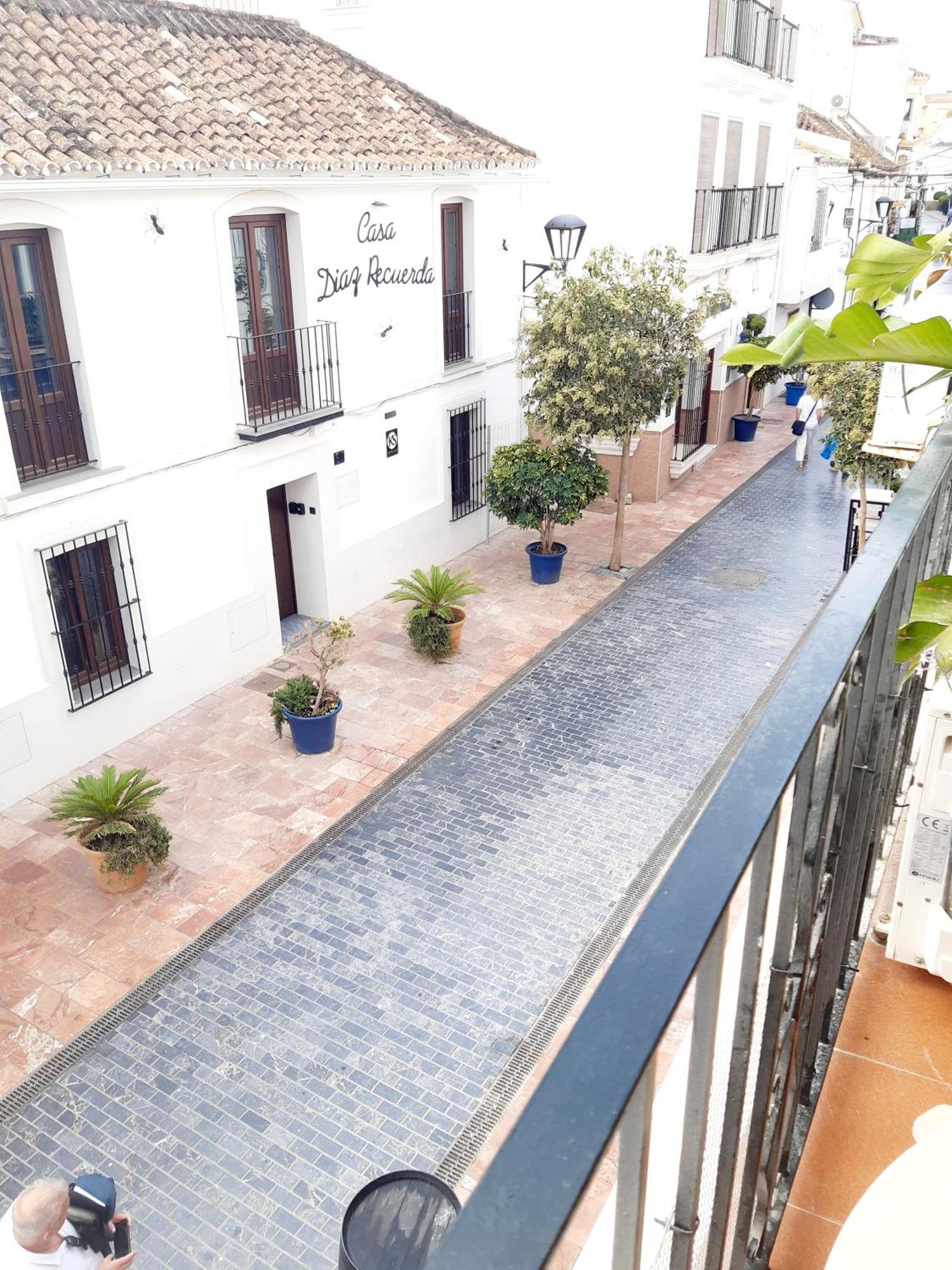Impressive Apartment With 3 Bedrooms Metres From The Beach Εστεπόνα Εξωτερικό φωτογραφία