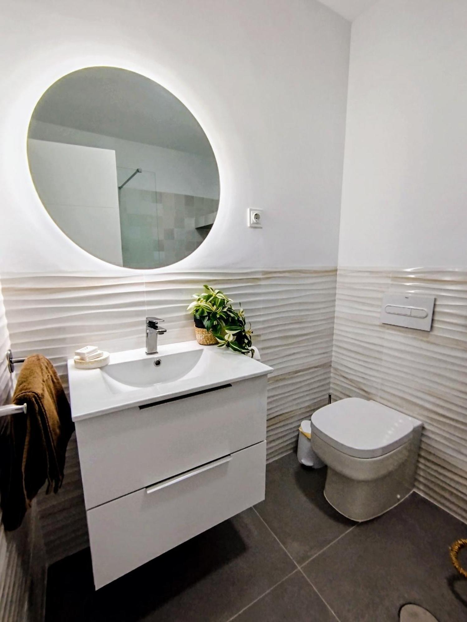 Impressive Apartment With 3 Bedrooms Metres From The Beach Εστεπόνα Εξωτερικό φωτογραφία