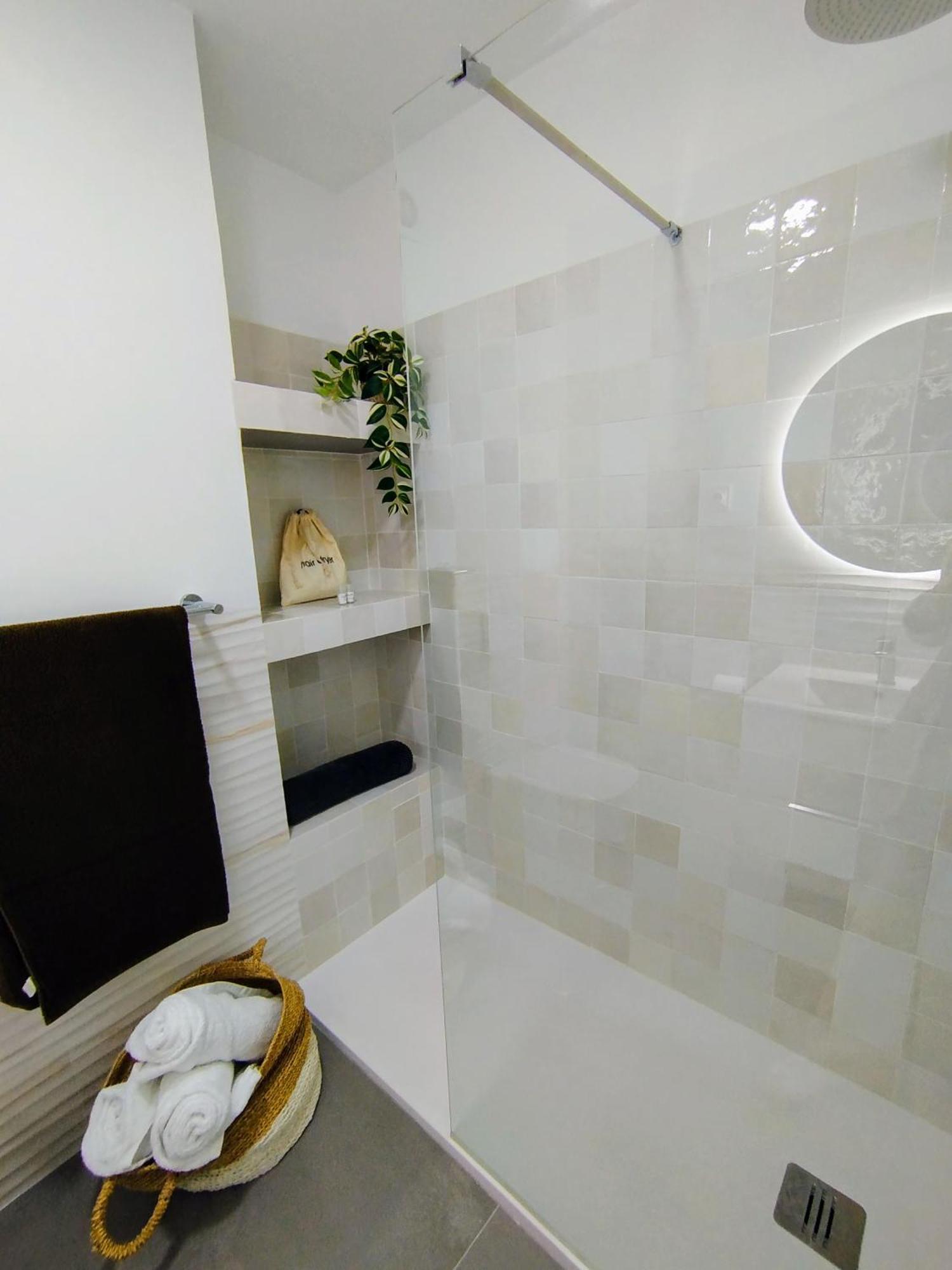 Impressive Apartment With 3 Bedrooms Metres From The Beach Εστεπόνα Εξωτερικό φωτογραφία